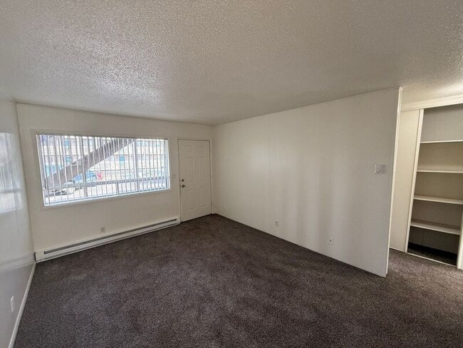 Building Photo - 550 SW Levens St