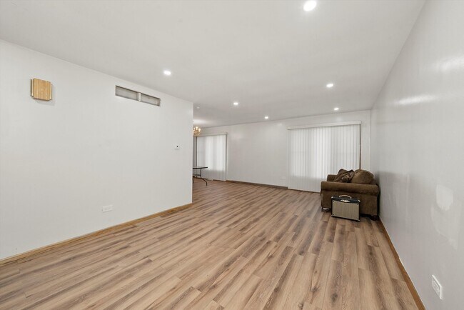 Building Photo - 2233 W 157th Pl