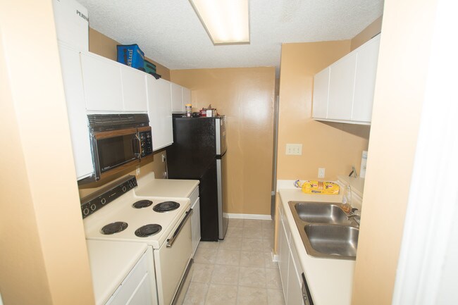 Building Photo - 5135 Nicholson Dr