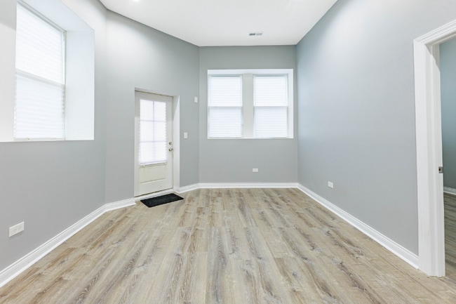 Building Photo - 2800 S St Louis Ave