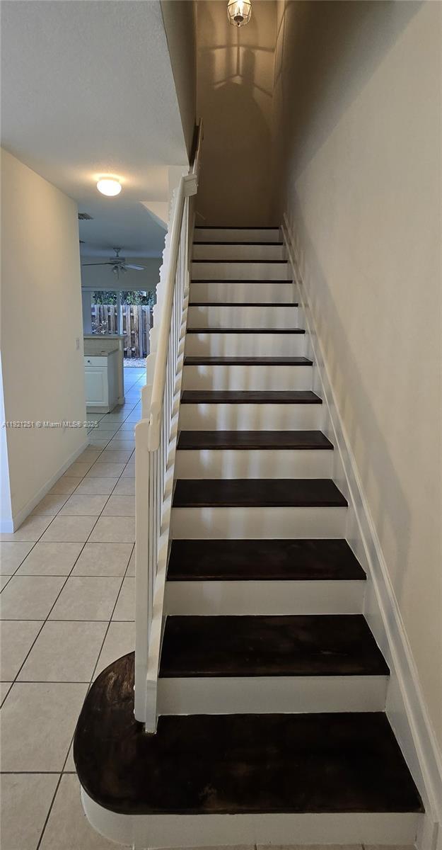 Building Photo - 3320 NE 13th Cir Dr