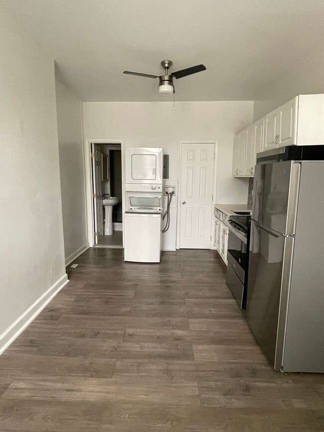 Foto del edificio - Quaint Charles Village Studio w/ A/C & W/D...