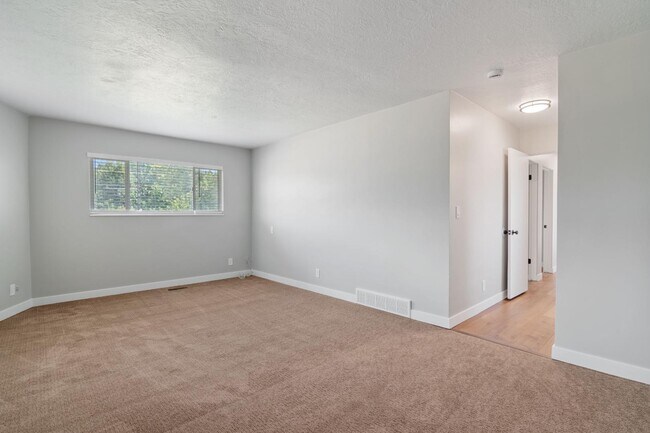 Building Photo - 1159 300 W