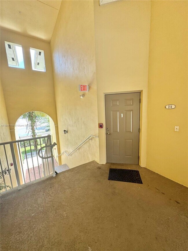 Foto del edificio - 10800 NW 88th Terrace