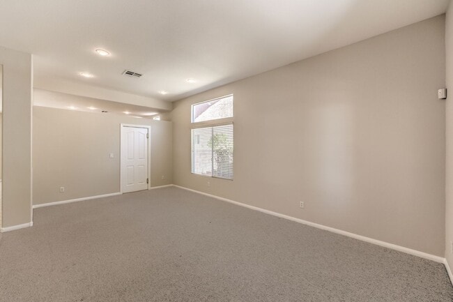 Building Photo - single story / 3 car garage / 3 bedrooms / 3 baths