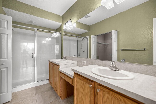 Building Photo - 4555 SW 52nd Cir