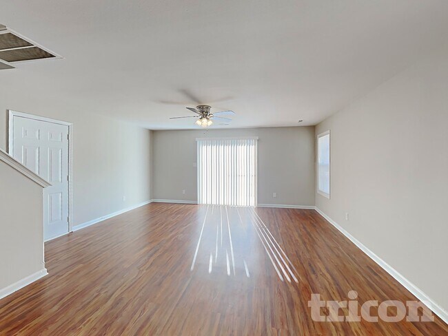 Building Photo - 4504 Valendra Dr