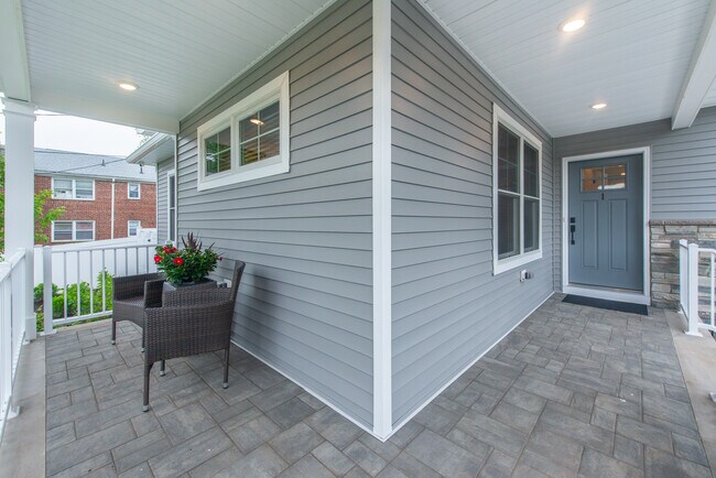 Foto del edificio - 360 Orange Rd