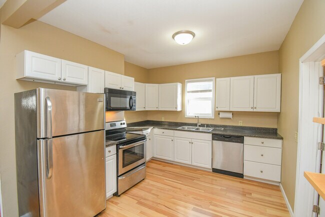 Foto del edificio - 817 W 12th St