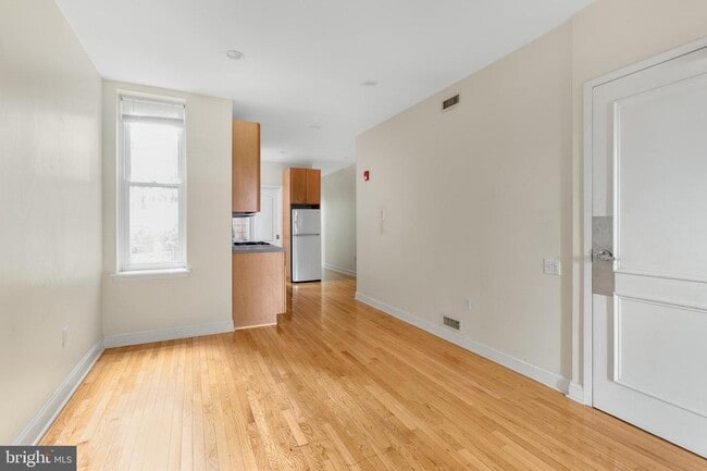 Building Photo - 4215 Ridge Ave