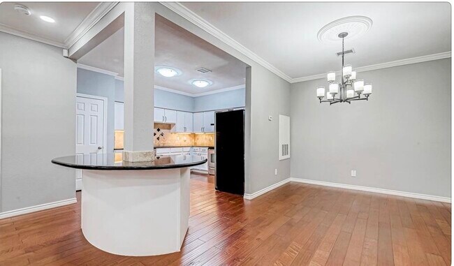 Foto del edificio - 2255 Braeswood Park Dr