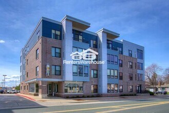 Building Photo - 7601 N Aldrich Ave