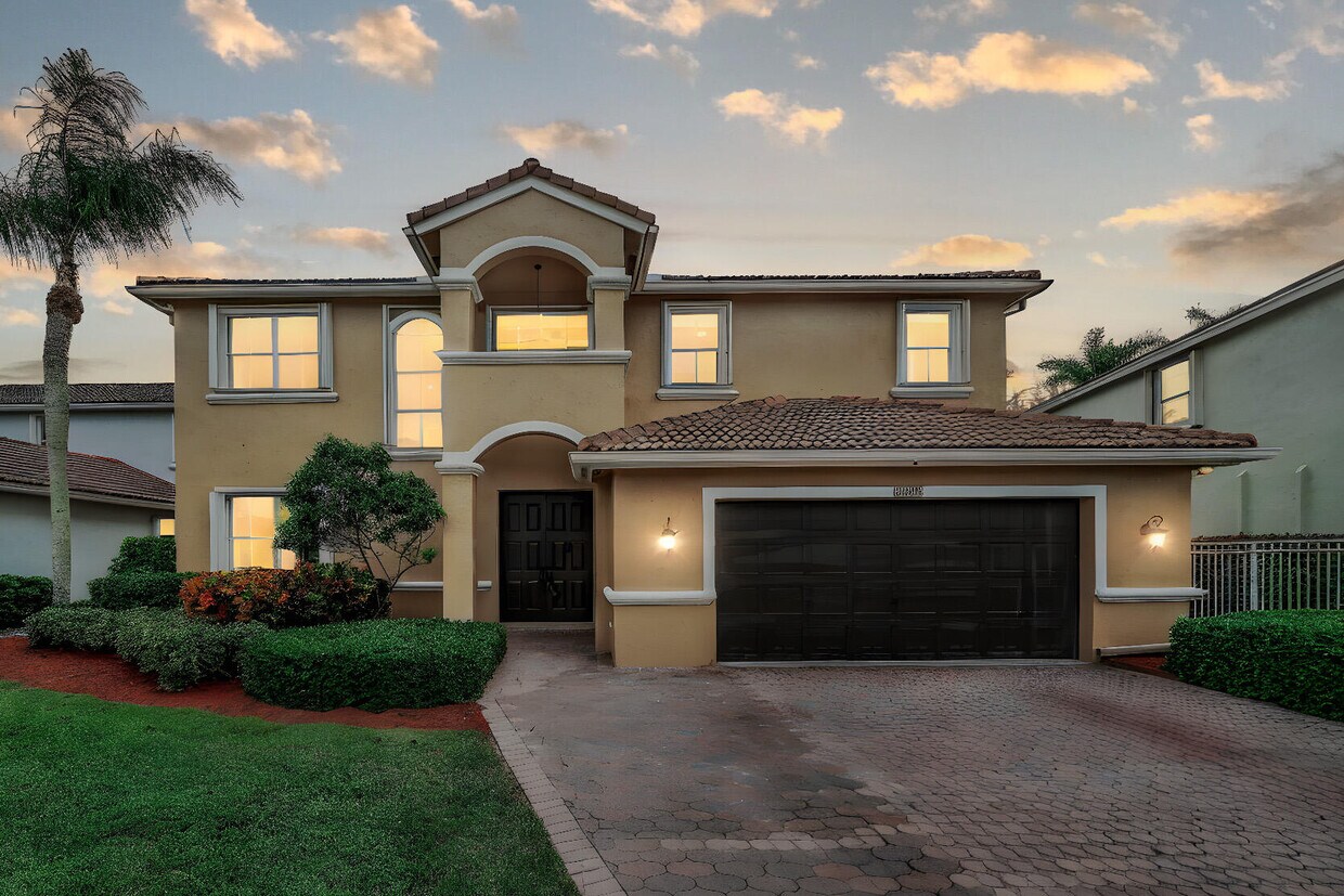 Foto principal - 5878 Bay Hill Cir