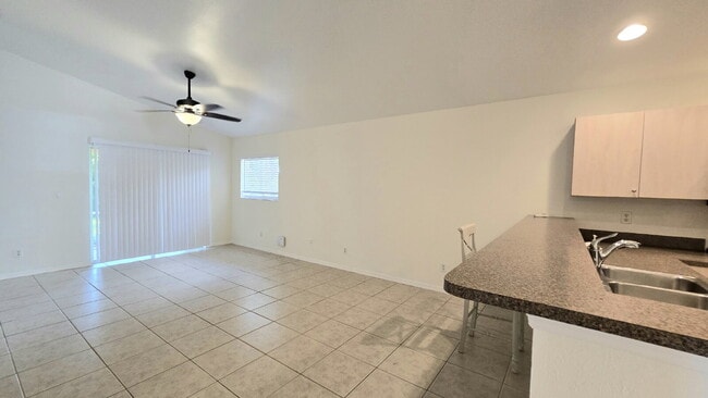 Foto del edificio - 1418 SE 24th Ave