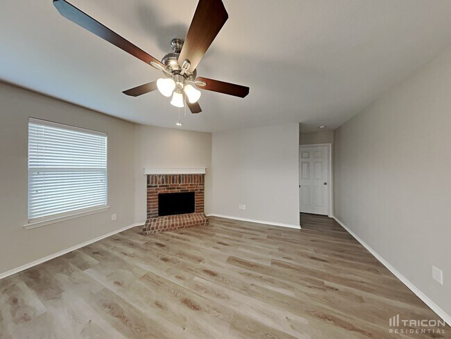Foto del edificio - 2013 Cedarwood Dr