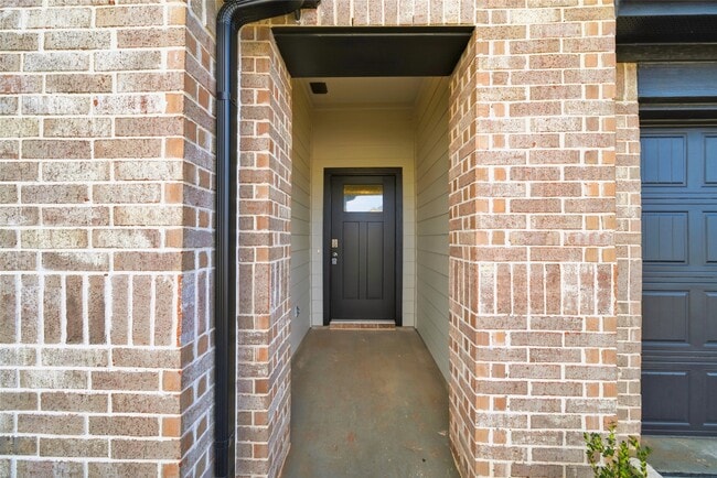 Building Photo - 30715 Wicklow Gdns Dr