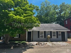 Building Photo - 202 Woodside Ave