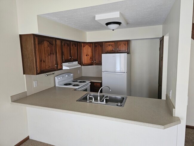 Building Photo - 763 Karlson Dr