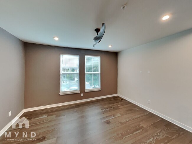 Foto del edificio - 432 W Tremont Ave