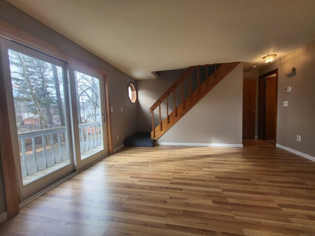 Foto del edificio - 1730 Farmington Ave