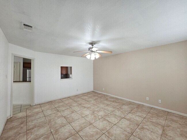 Building Photo - RENT SPECIAL & RENT REDUCTION - AVAILABLE NOW!