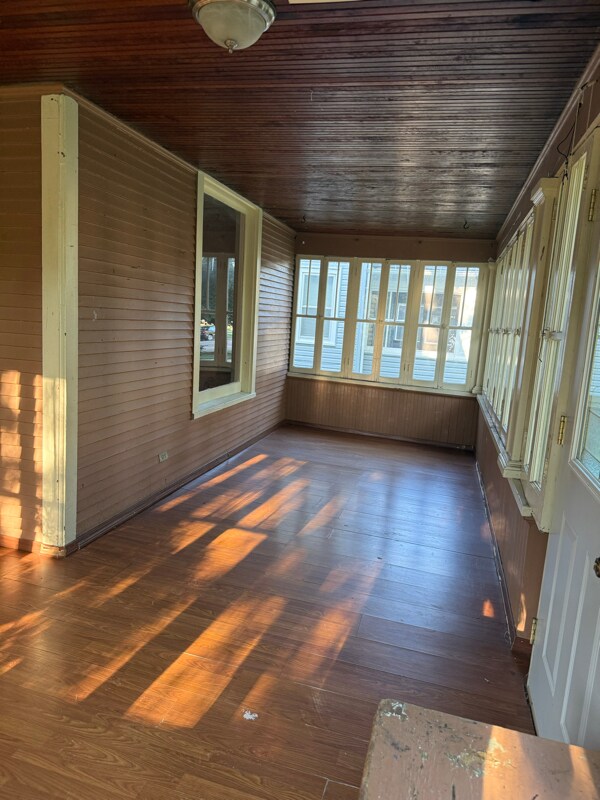Building Photo - 412 Maple Ave