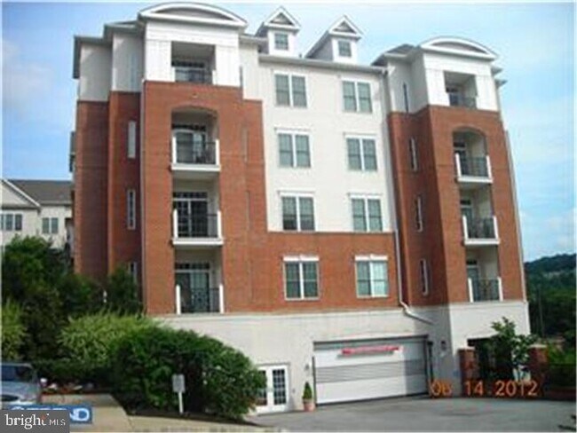 Foto del edificio - 200 W Elm St