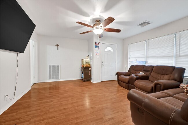 Foto del edificio - 330 Robin St