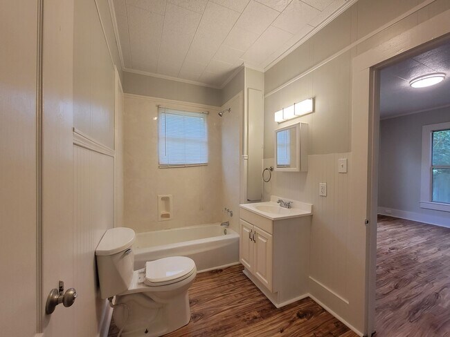 Foto del edificio - 3 Bed/2 Bath House