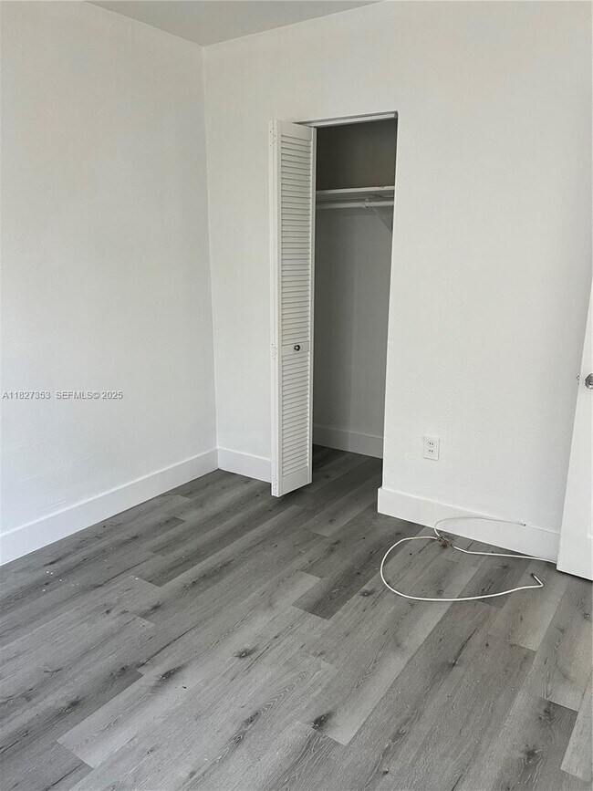 Foto del edificio - 3669 Thomas Ave