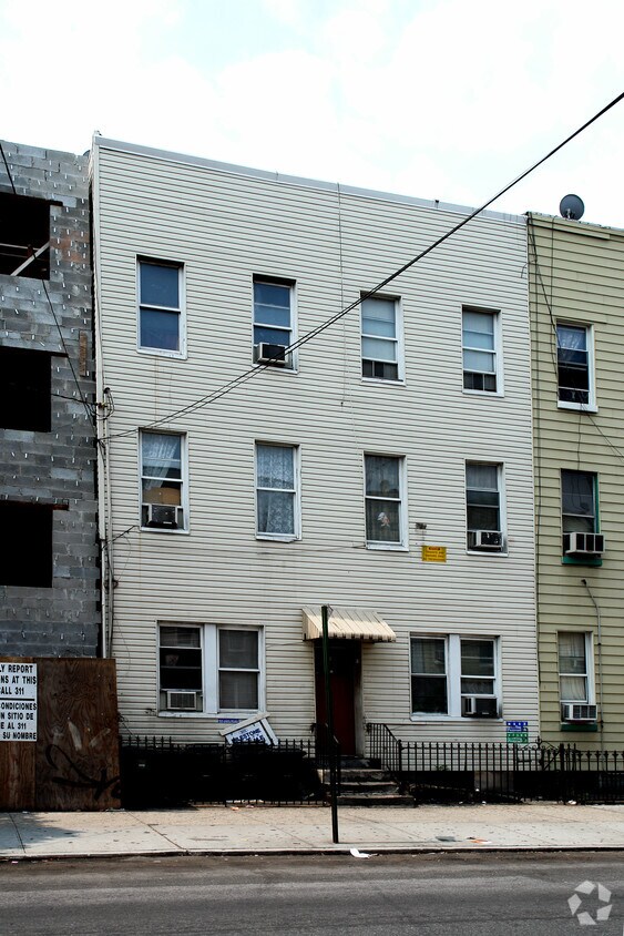 Primary Photo - 144 Wyckoff Ave