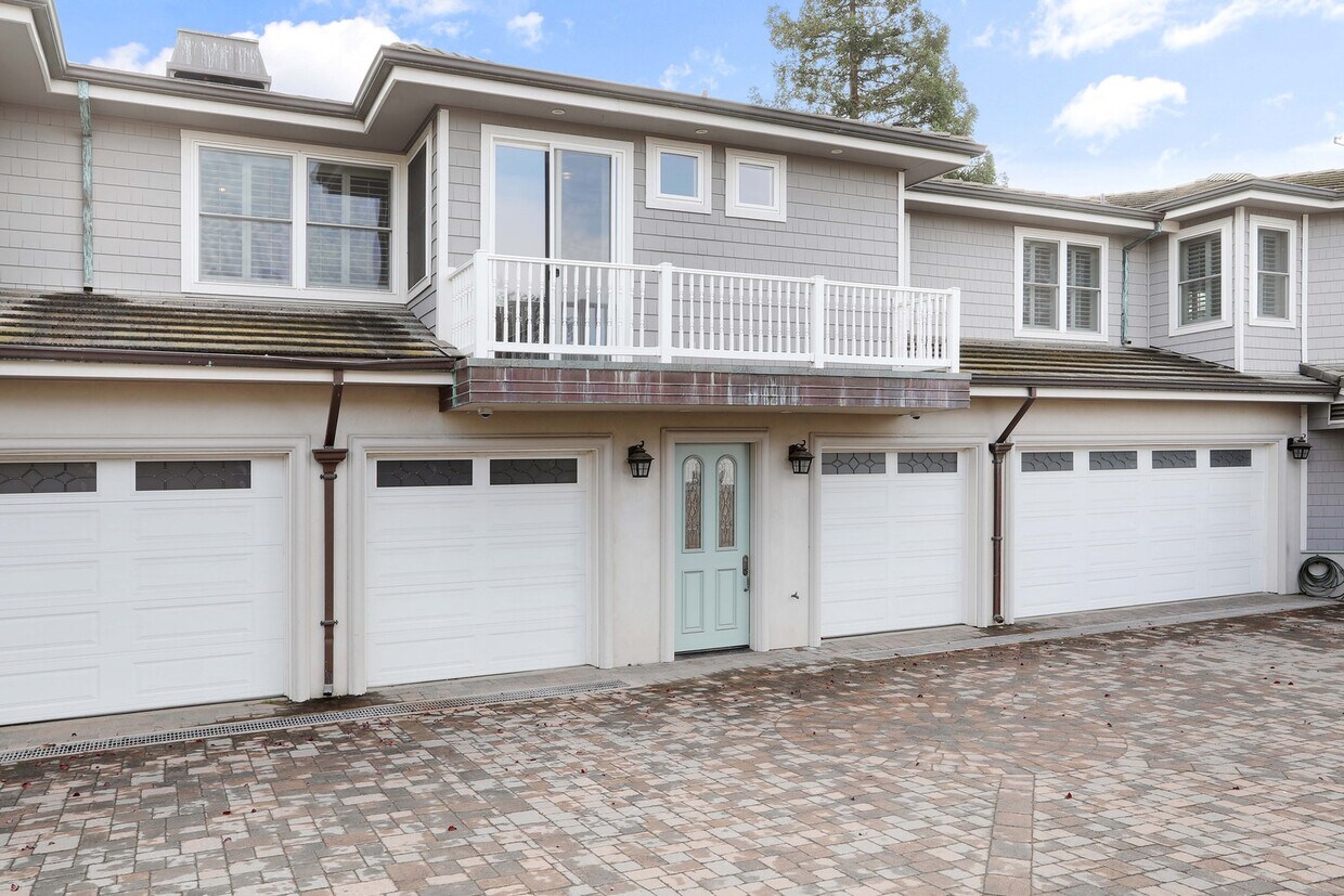 Primary Photo - 459 Adams Way, Unit B