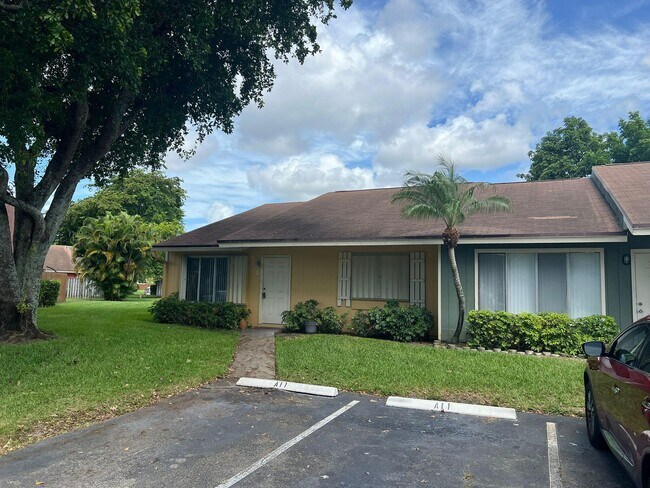 Foto del edificio - 4691 Orleans Ct