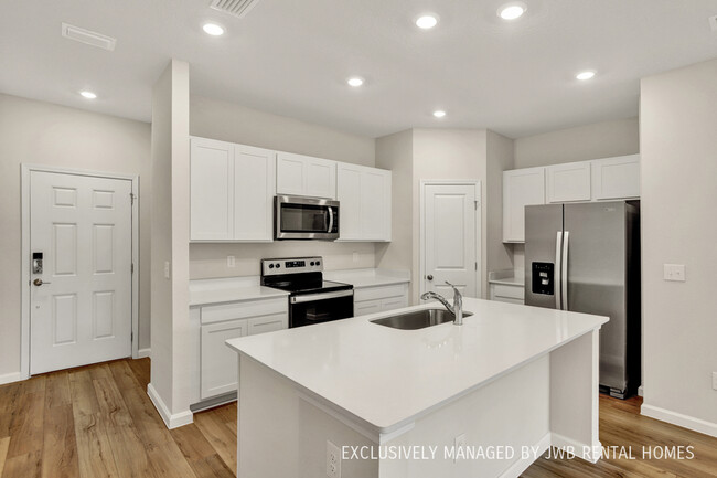 Foto del edificio - 10641 Waterfield Rd