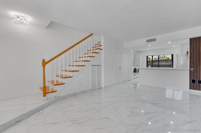 Building Photo - 1917 SW 107th Ave