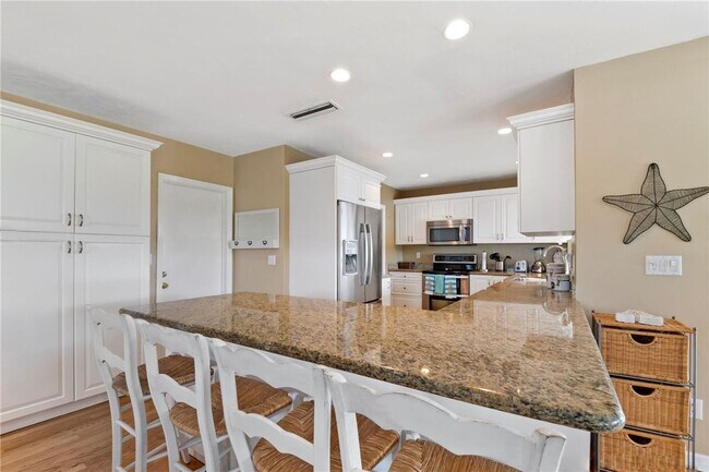 Building Photo - Beautiful home in quiet neighborhood