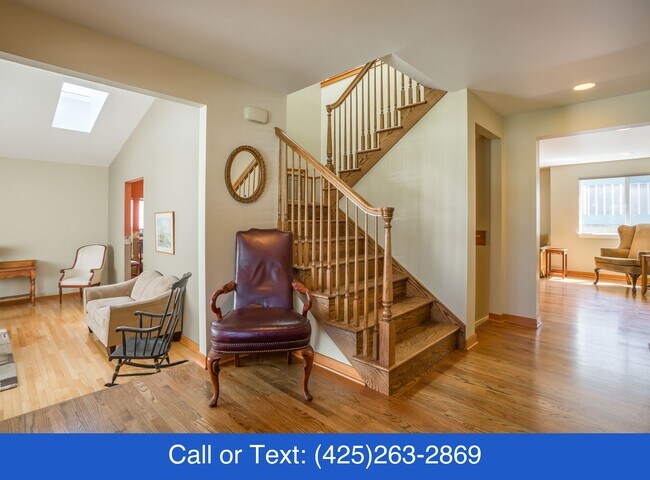 Foto del edificio - 12044 Roosevelt Way NE