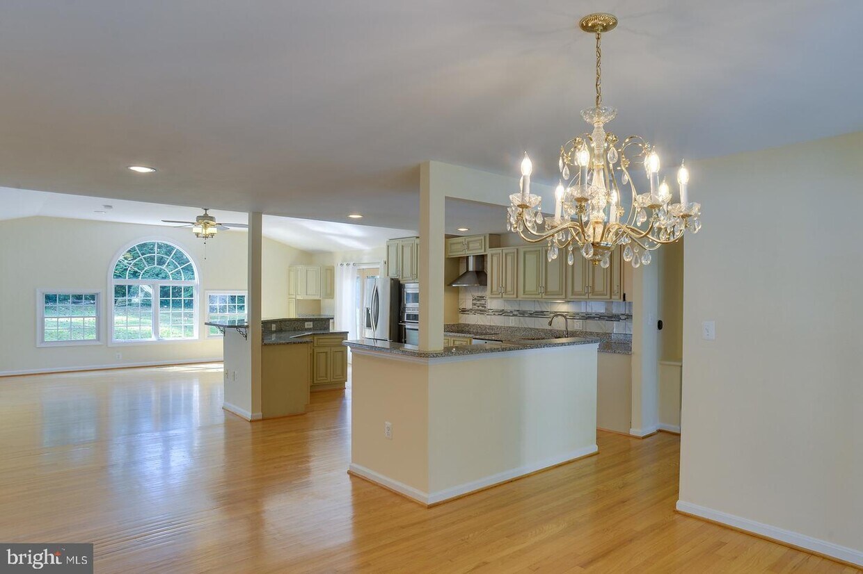 Foto principal - 9912 Brixton Ln
