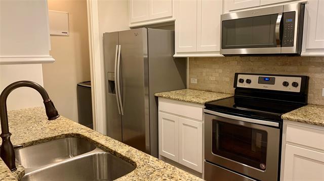 Building Photo - 3009 Solana Cir