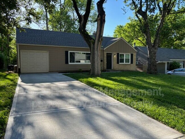 Building Photo - 7511 Rainbow Dr