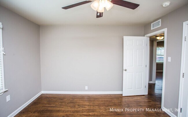 Foto del edificio - 4416 43rd St