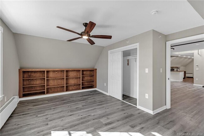 Foto del edificio - 62 Russ St