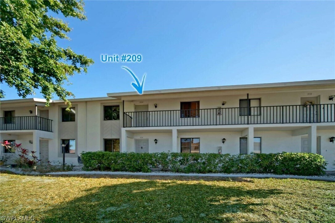 Primary Photo - 815 Victoria Dr