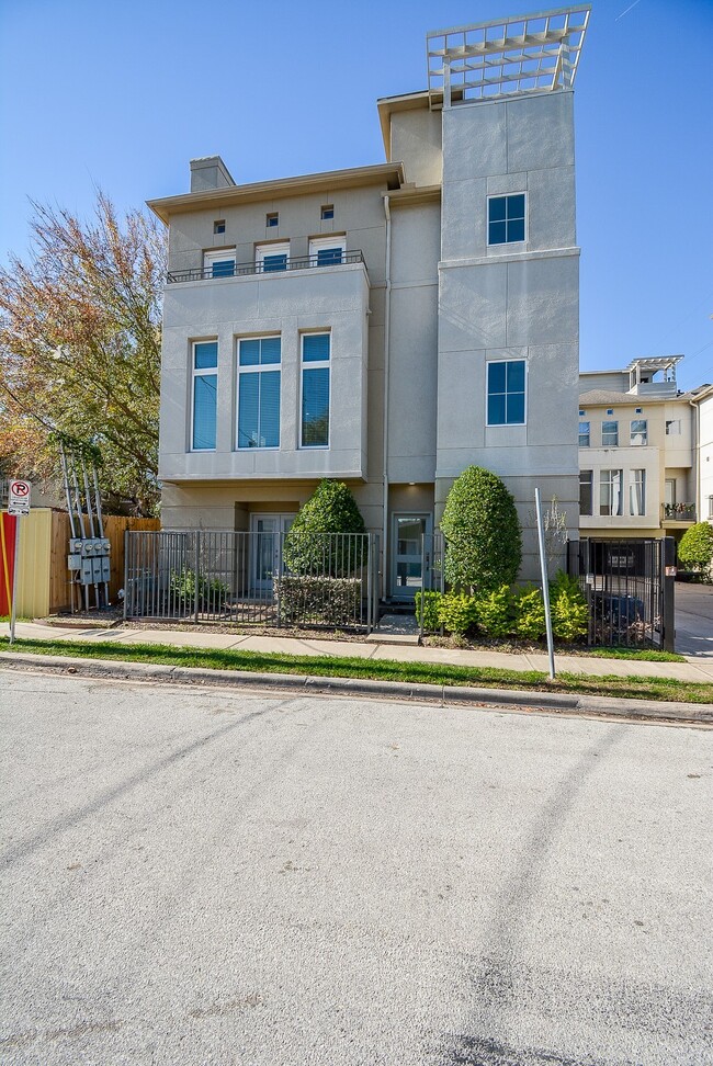 Building Photo - 2404 Morgan St