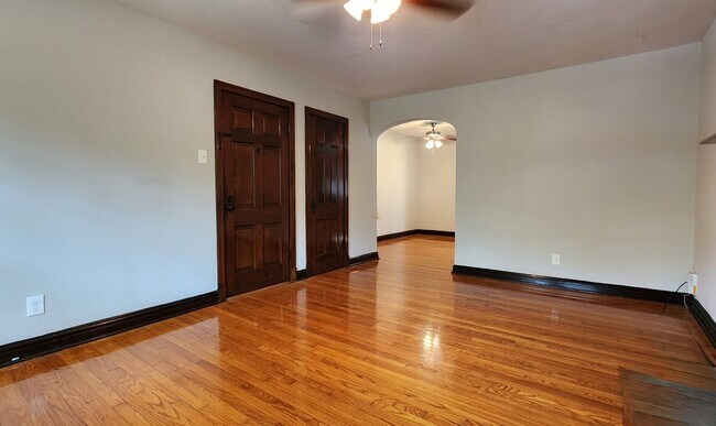 Building Photo - 6364 Sutherland Ave