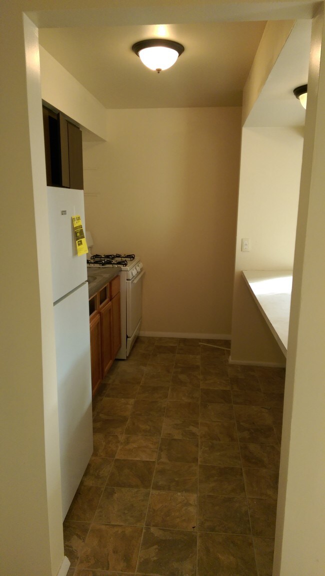 Building Photo - 406 Briar Ln