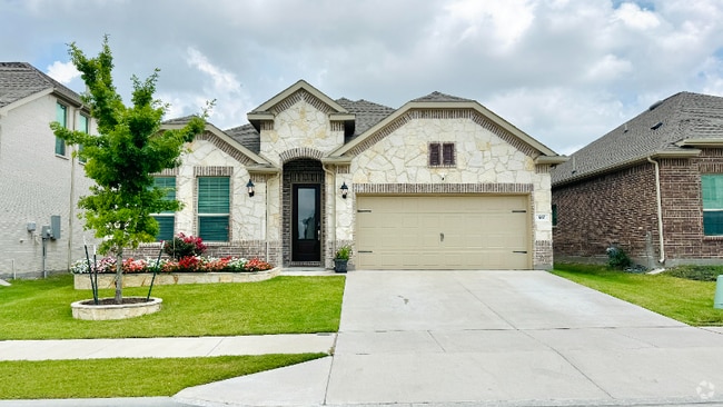 Building Photo - 917 Rosebay Dr