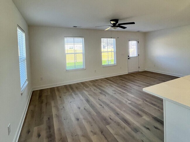 Building Photo - 119 Otis St