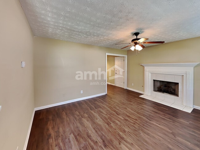 Foto del edificio - 685 Oxford Hall Dr SW