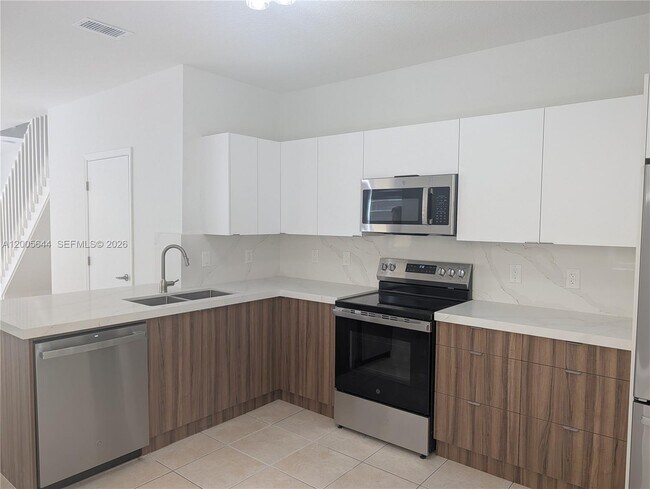 Foto del edificio - 2143 Hacienda Ter